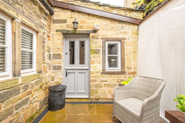 8, Linfit Fold, Huddersfield photo 4