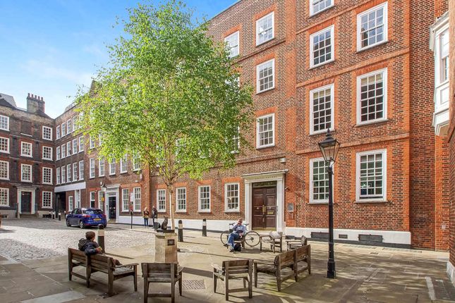 Office to let in Gough Square, London