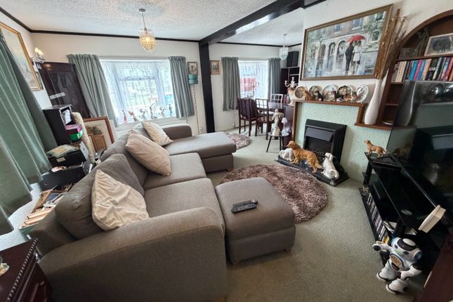 42 Little Meadow, Woodside Home Park, Luton photo 4