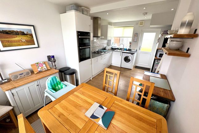 24, Hill View Drive, Leicester photo 4