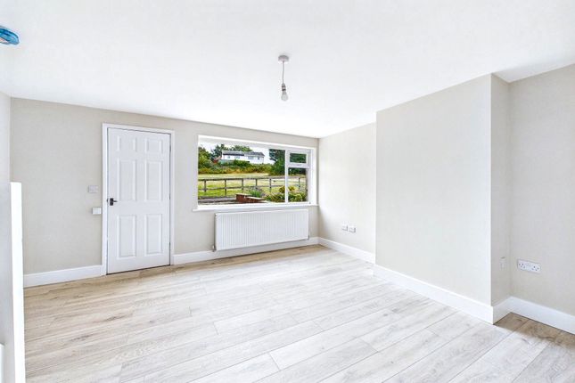 32, Benfield Close, Consett photo 2