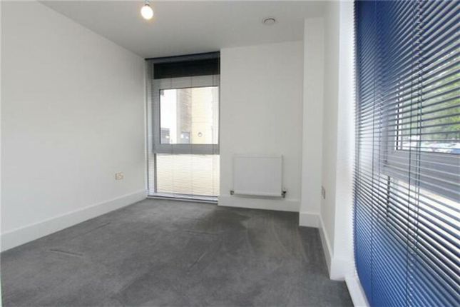 Flat 33, Cobalt Quarter Maritime Walk, Southampton photo 4