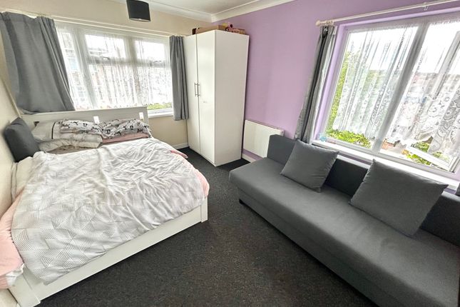 Flat for sale in Shirley Road, Southampton