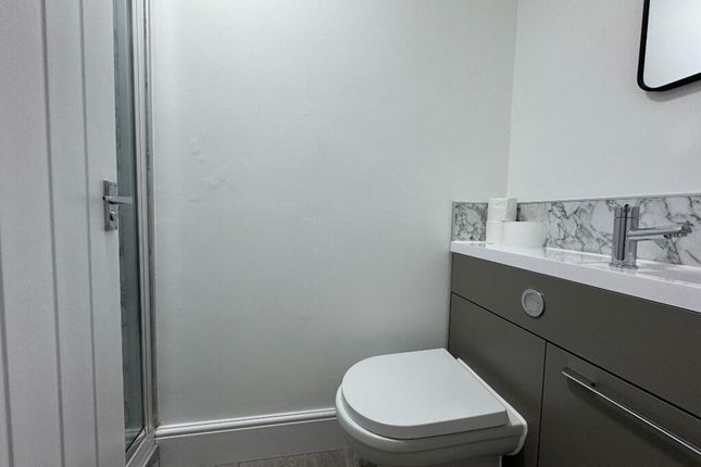 135 Lodge Road, Southampton photo 3