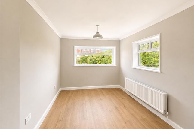 856, East Rochester Way, Sidcup photo 5
