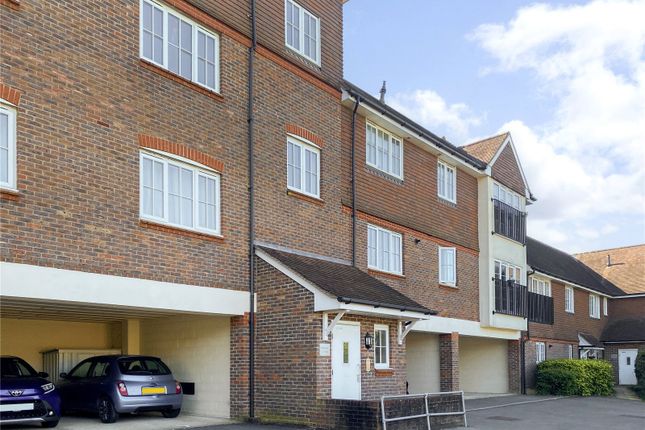Thumbnail Flat to rent in Highbank, Haywards Heath, West Sussex