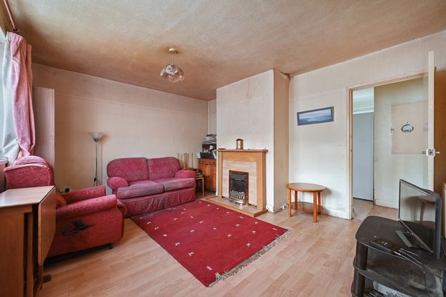 8, Chicheley Road, Harrow photo 2