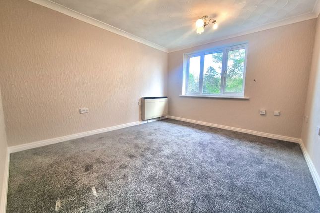 Flat 43, Woodhey Court Alma Road, Sale photo 2