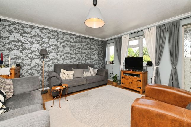 2, Bolingbroke Close, Chelmsford photo 2
