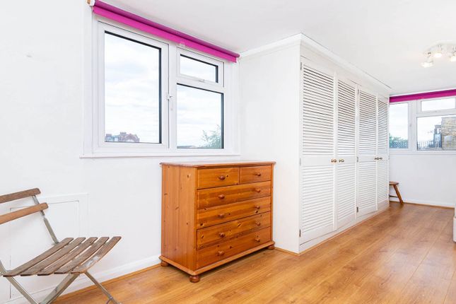 First Floor Flat, 13 Thornfield Road, London photo 5