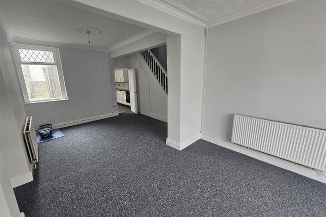 82, Castleland Street, Barry photo 3