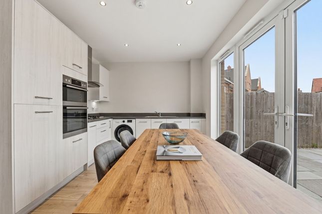 204 Tay Road, Leicester photo 4
