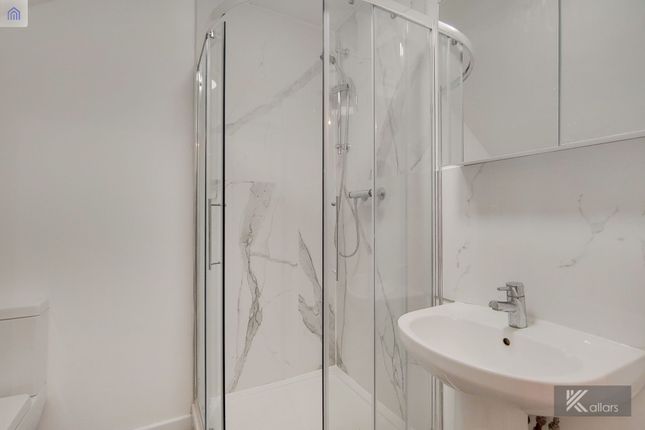 Apt 7, Hanover House, London photo 4