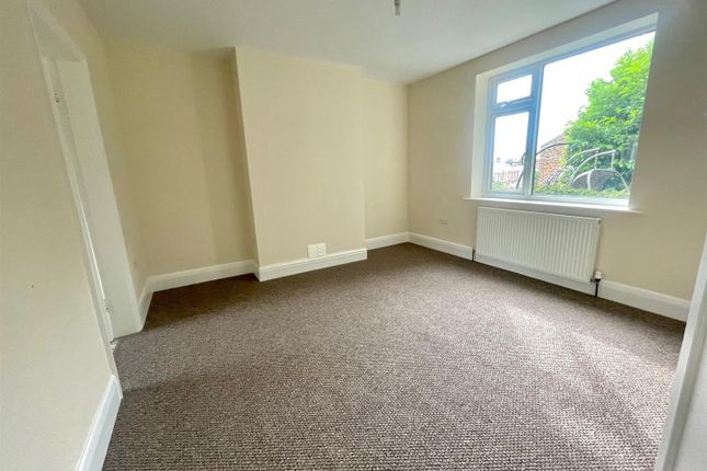 Flat to rent in High Holme Road, Louth