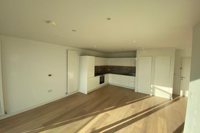 Flat 128 Commodore House, 8, Admiralty Avenue, London photo 2