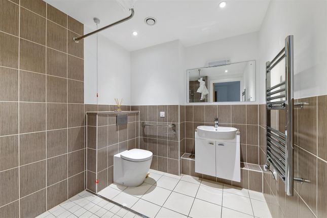 34 Liberty House, 246 Kingston Road, London photo 2