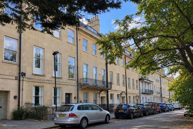 1-bed flat on Kensington Place, Bath, £260,000