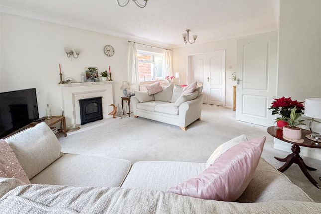 2, Deerswood Lane, Bexhill-On-Sea photo 4