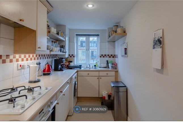 Flat, Calder Court Rotherhithe Street, London photo 5