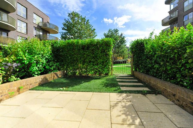 3, Ryan Close, London photo 2