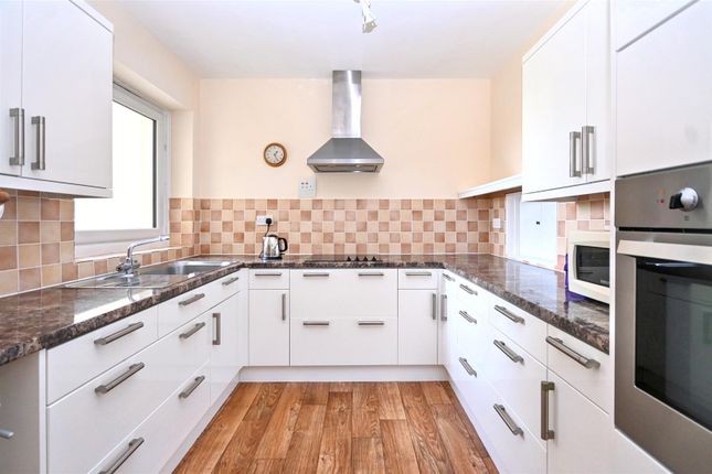 5b, South Cliff Tower, Bolsover Road, Eastbourne photo 4