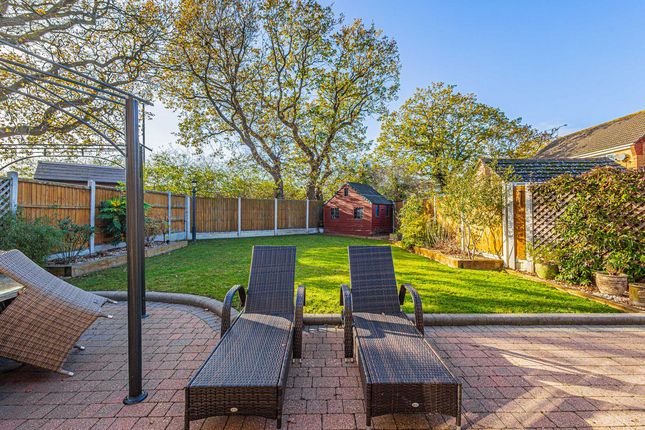 30, Laburnum Way, Rayleigh photo 4