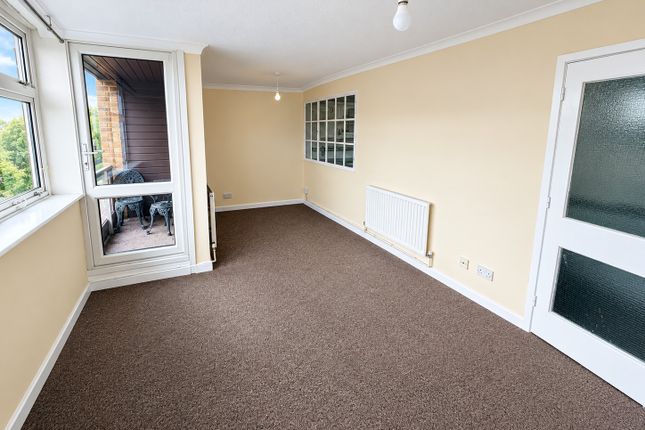 2a, The Glebe, Stevenage photo 3