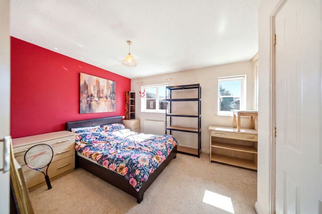 1, Livesey Close, London photo 4