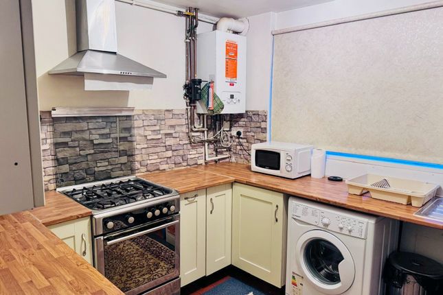 17, Blackwell Drive, Watford photo 4