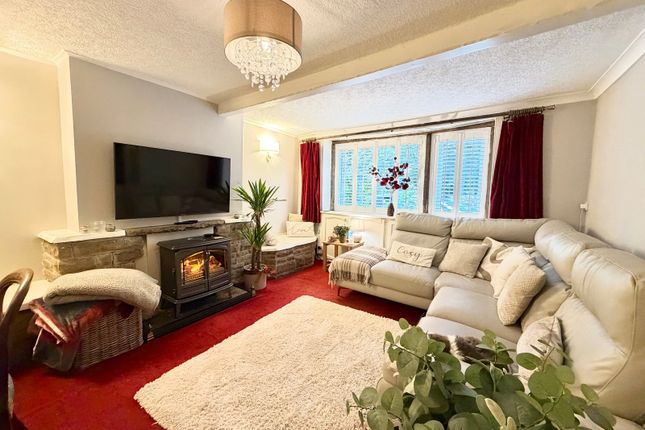 5, Dobb Top Road, Holmfirth photo 5