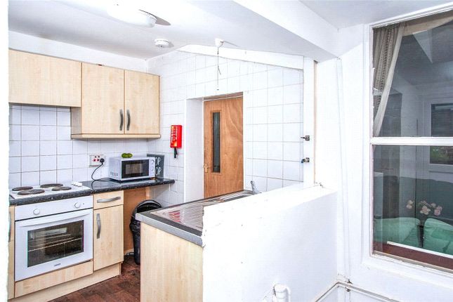 Room 4, 22, Caledonian Road, Bath photo 4