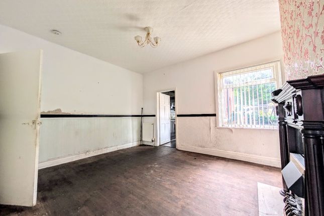 84 Highfield Road, Bolton photo 4