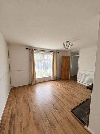 X, Ruskin Grove, Dartford photo 4