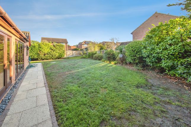 14, Briarwood End, Colchester photo 2