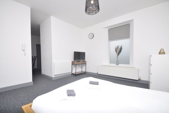 Thumbnail Room to rent in York Place, Newport
