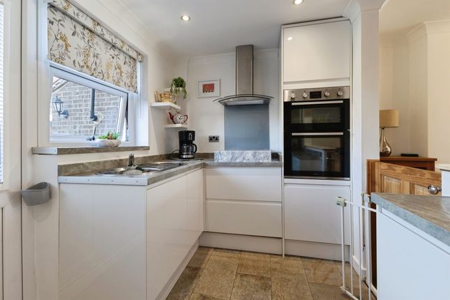 81, Elmwood, Middlesbrough photo 2