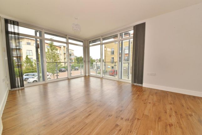 Flat 8 Mountstuart Court, Southcott Road, Teddington photo 2
