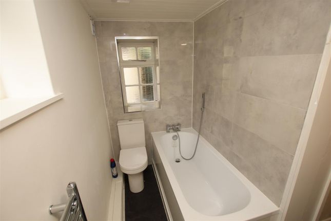 Flat for sale in Cobham Terrace, Bean Road, Greenhithe