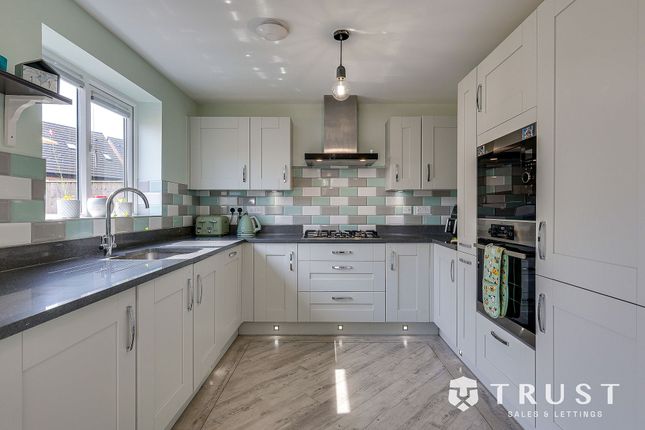 22 Lavender Court, Mirfield photo 4