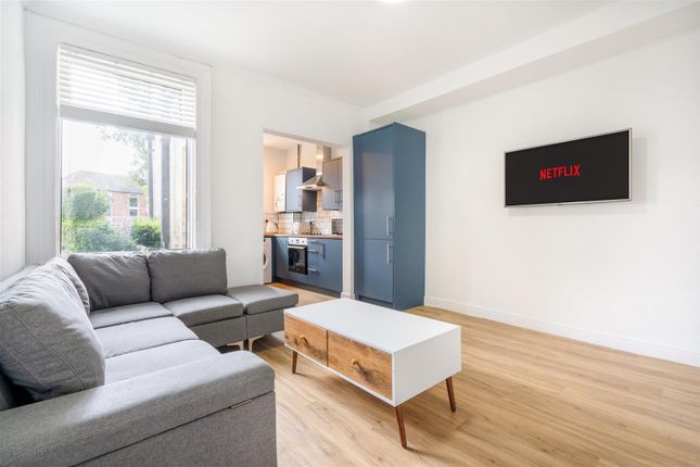 5-bed house on Springvale Road, Sheffield, £2,513/mo