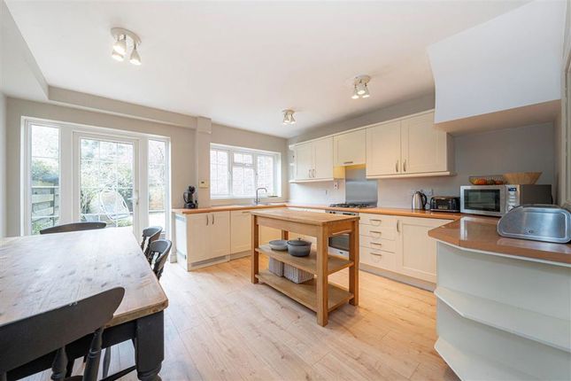 85, Broom Park, Teddington photo 3