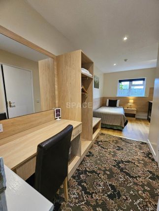 Studio 18, Connaught Road, Reading photo 3
