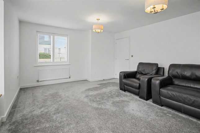 2, Peridot Drive, Wellingborough photo 4