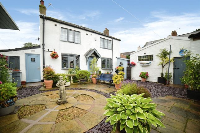 Thumbnail Cottage for sale in The Green, Rawcliffe, Goole