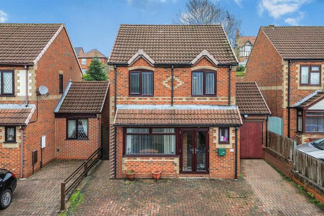 Pine Walk, Castle Gresley (3).Jpg