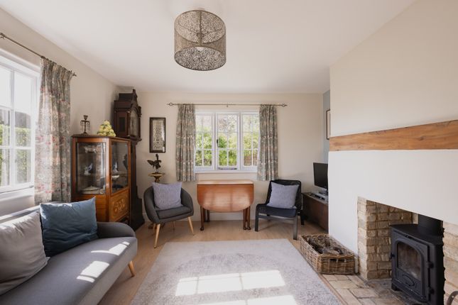 312496 - 10 High St, Toft-54.Jpg