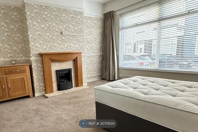 Room to rent in Gorton Road, Liverpool