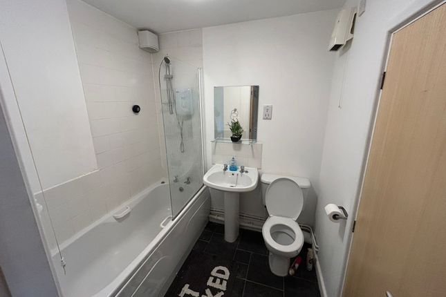 17, Florimel Court, Arnold photo 4