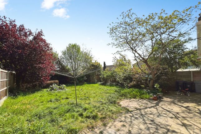 8 Rosedale Drive, Grantham photo 2