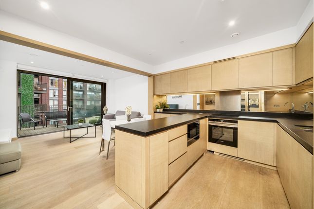 Thumbnail Flat to rent in Legacy Building, Embassy Gardens, Nine Elms